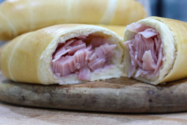 Cachito de Jamon Venezolano en Hialeah Gardens en Florida - Teddys Stove Panaderia Bakery