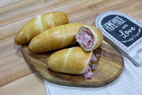 Cachito de Jamón de Venezuela para desayuno en Hialeah Gardens en Florida - Teddys Stove Panaderia Bakery