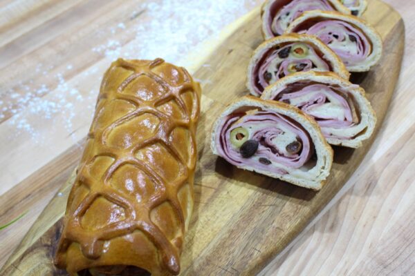 Pan de Jamón Venezolano en Hialeah Gardens Miami Florida- TeddysStove Panaderia Bakery