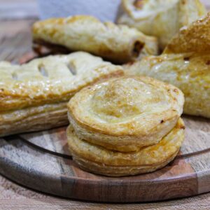 Pastelitos Venezolanos de Hojaldres en Hialeah Gardens en Florida - Teddys Stove Panaderia Bakery